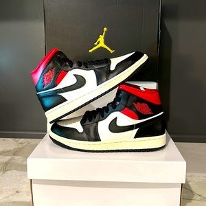 AIR JORDAN 1 MID WOMEN'S - BLACK/GYM RED/SAIL Size 7.5